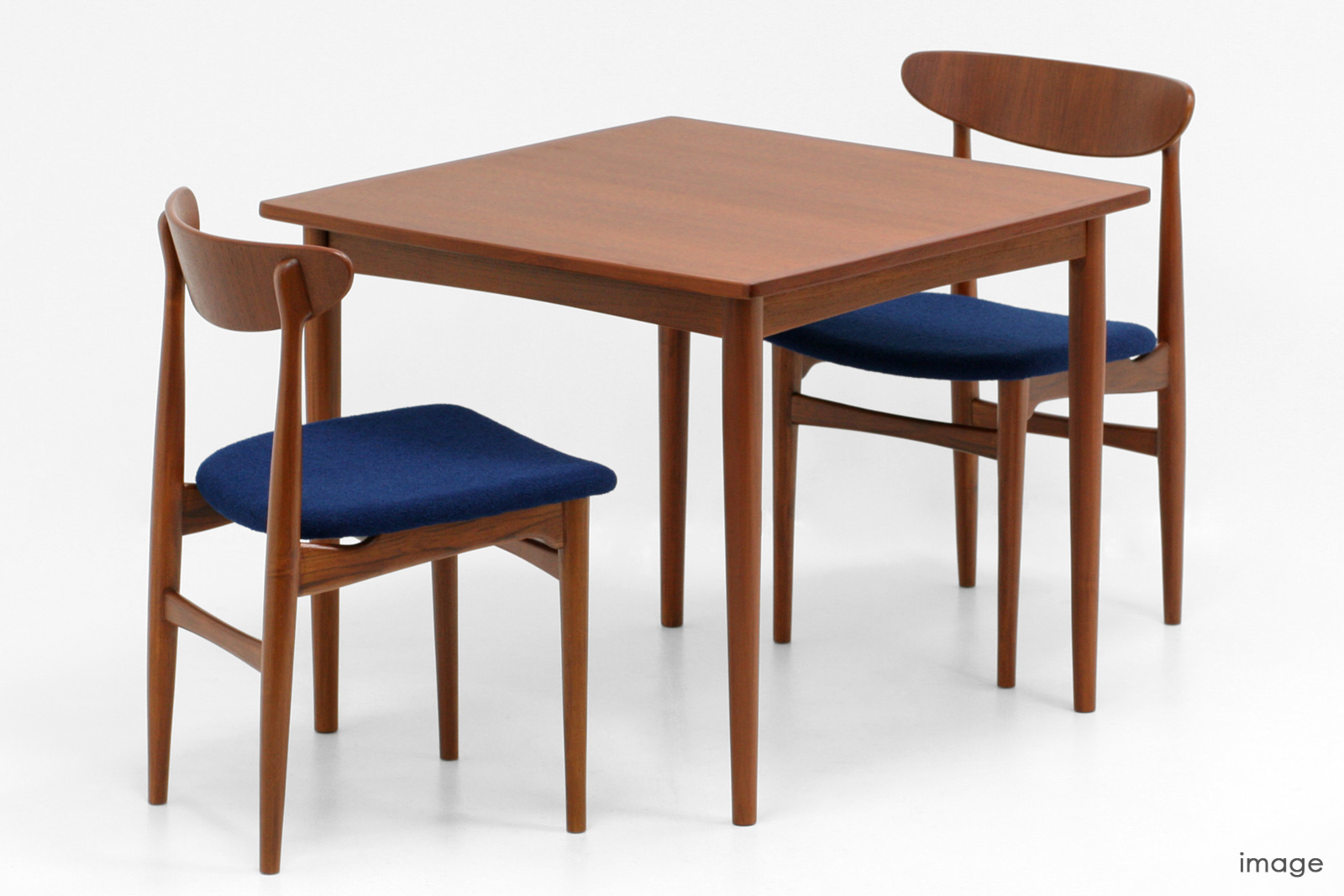 北欧デザイン家具 Klokken クロッケンダイニングテーブル 2人用 | 株式 