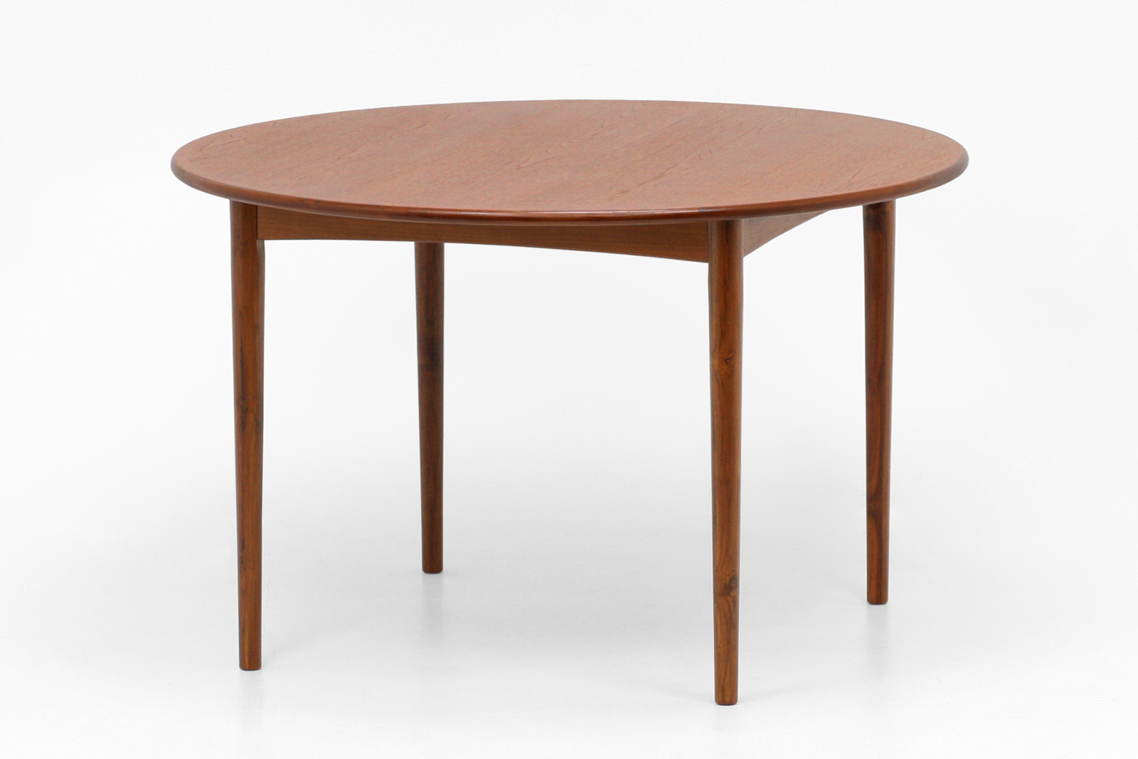 北欧デザイン家具 Klokken クロッケンダイニングテーブル 丸型